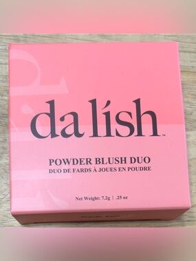 da lish powder blush duo, peachy keen.
NEW, never used.